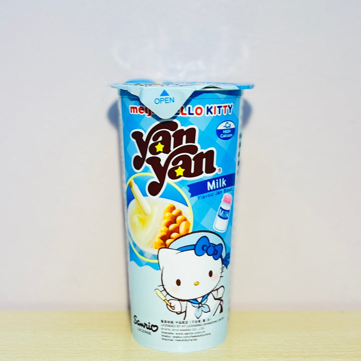 Meiji Hello Kitty Yan Yan Milk Flavour 50g 明治欣欣杯Hello Kitty牛奶味