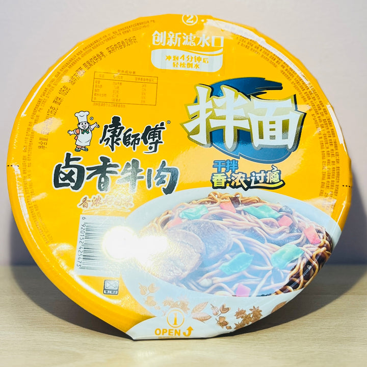 康师傅卤香牛肉干拌面135g Master Kang Stewed Beef Flavour Stir fry Noodle